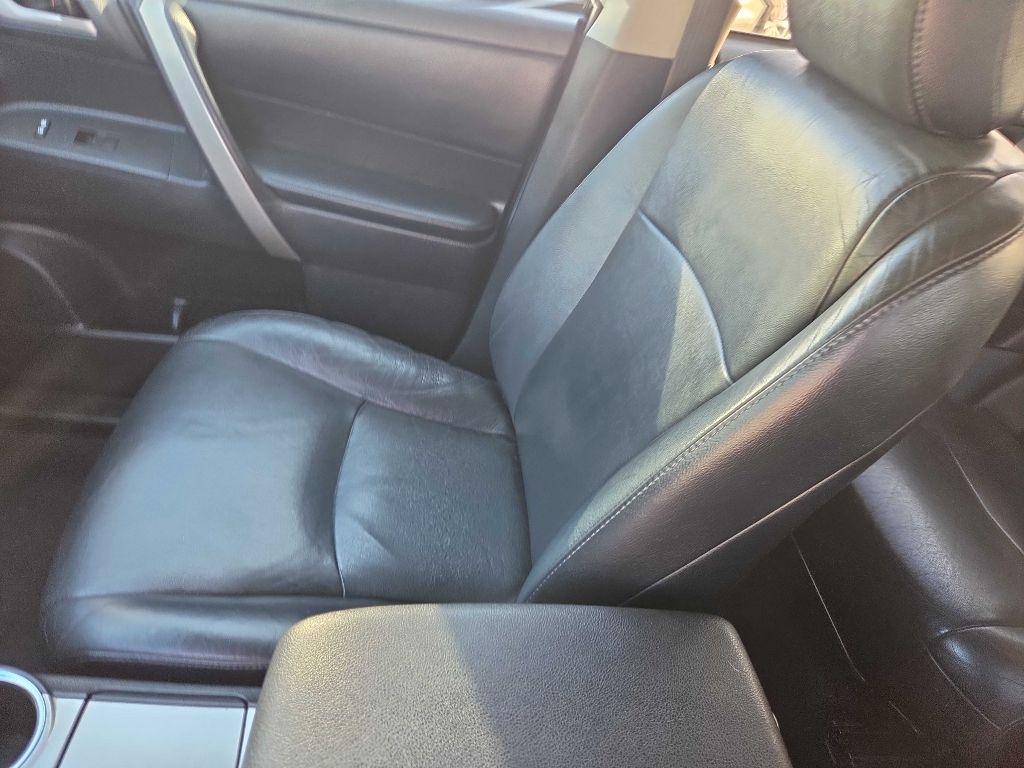Toyota Highlander Base 4WD 2011