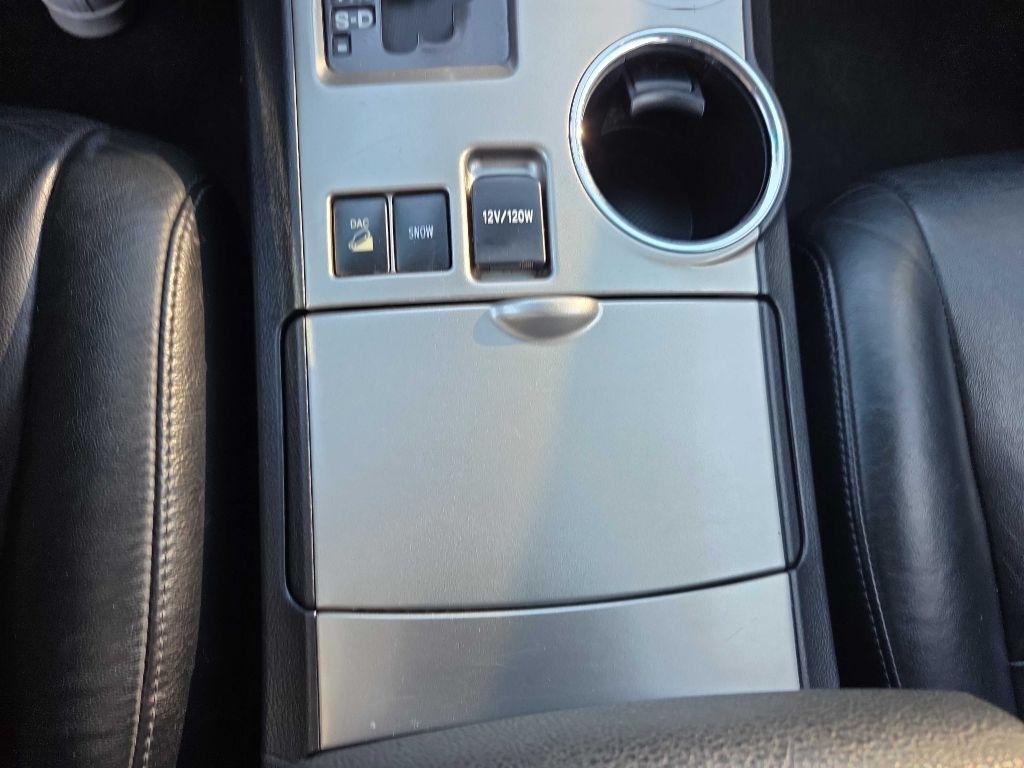 Toyota Highlander Base 4WD 2011