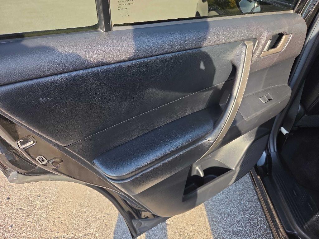 Toyota Highlander Base 4WD 2011