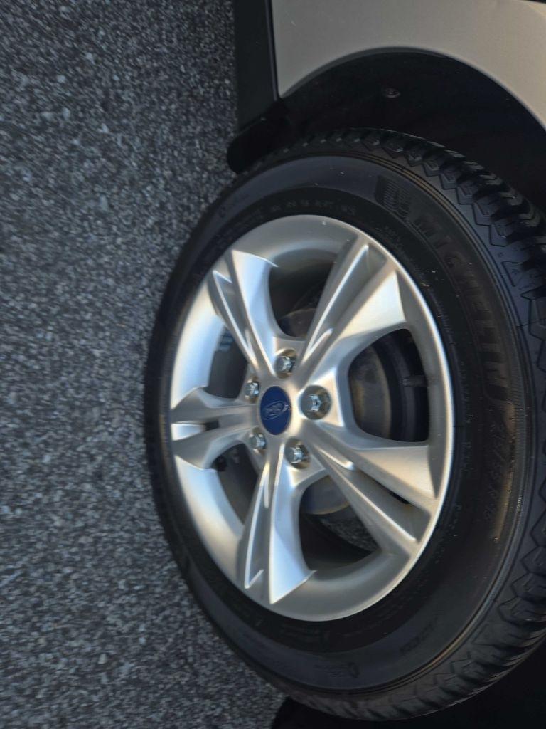 Ford Focus SE Sedan 2014