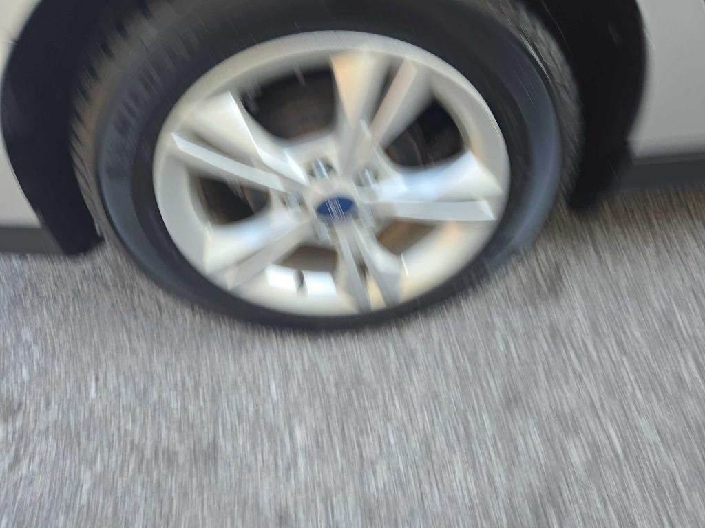 Ford Focus SE Sedan 2014