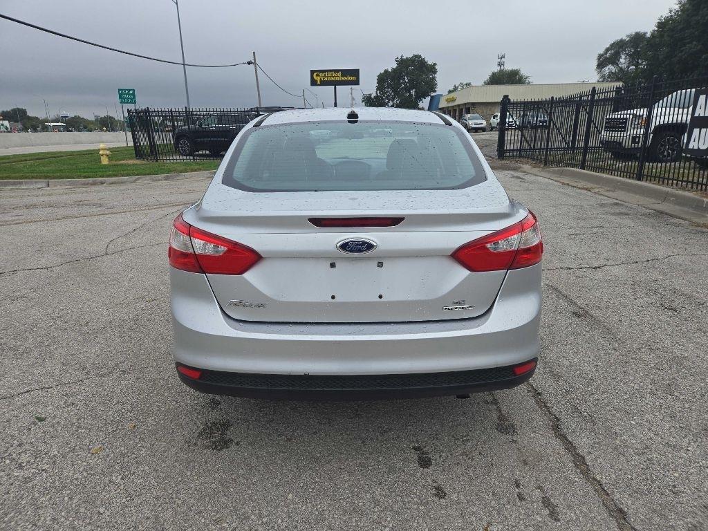 Ford Focus SE Sedan 2014