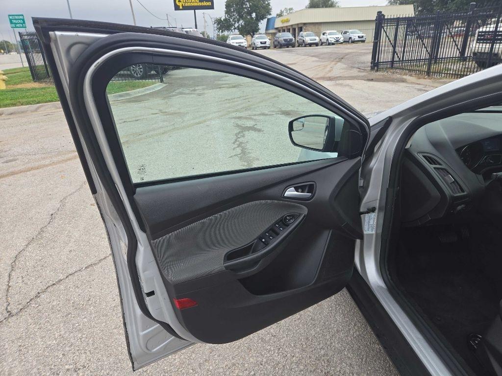 Ford Focus SE Sedan 2014