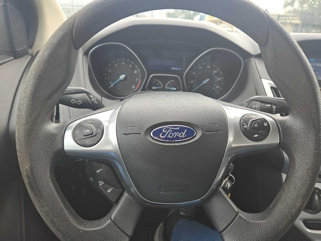 Ford Focus SE Sedan 2014