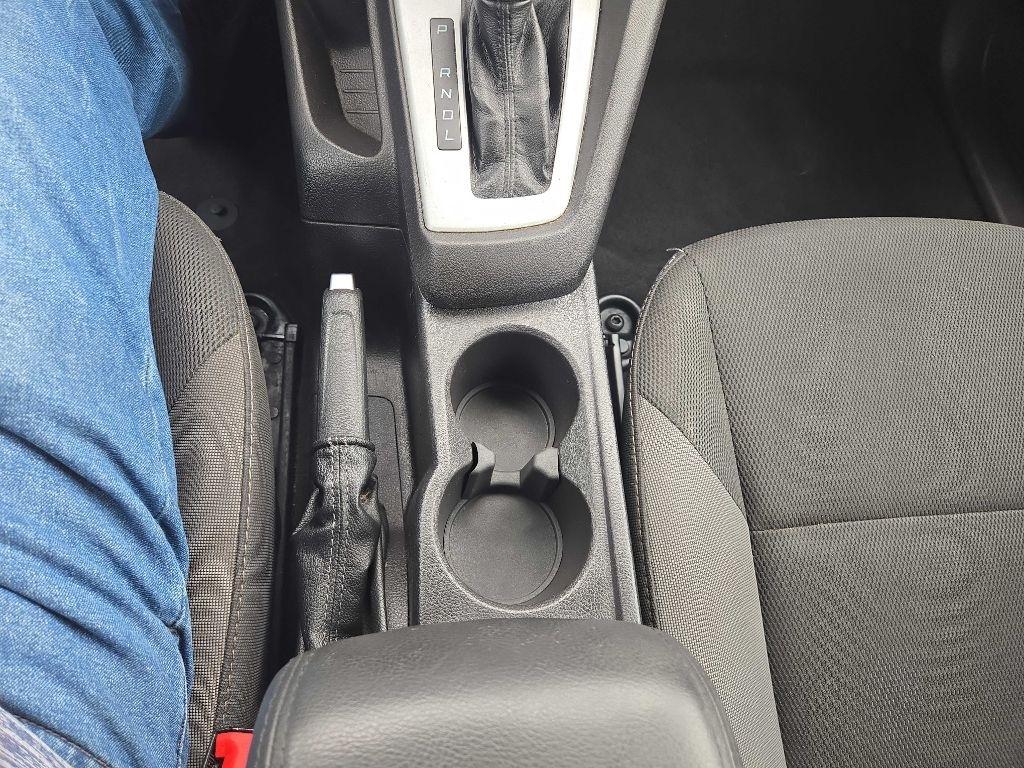 Ford Focus SE Sedan 2014