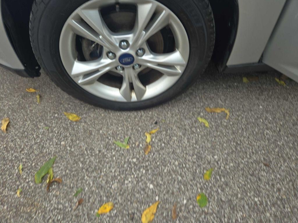 Ford Focus SE Sedan 2014