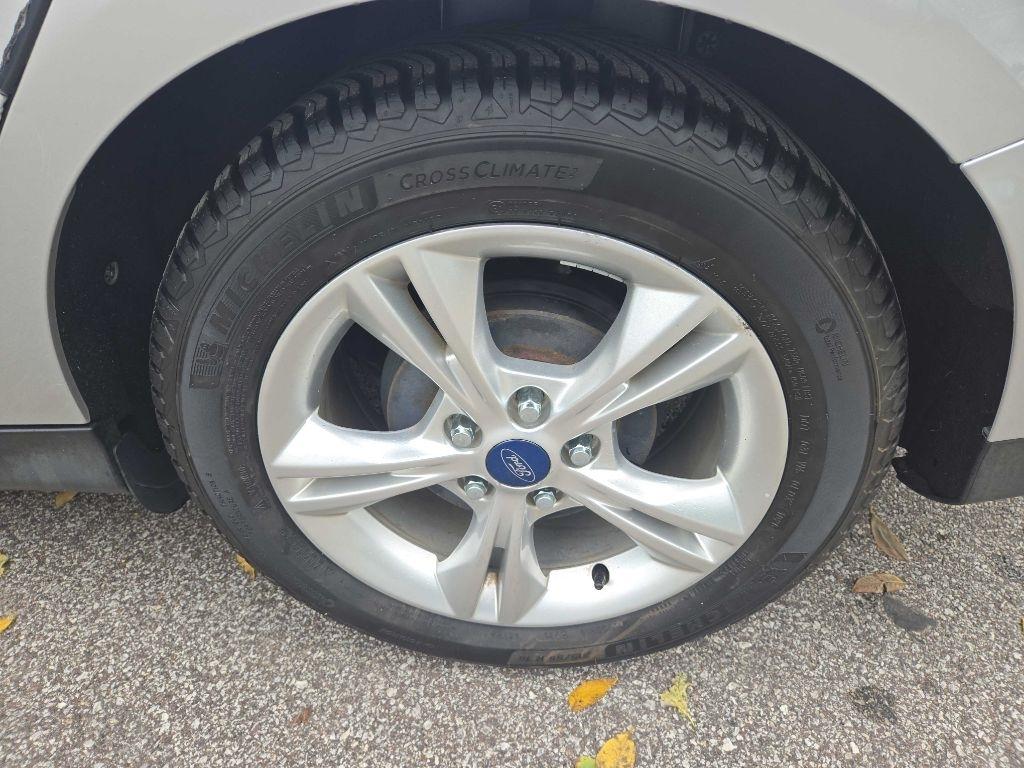 Ford Focus SE Sedan 2014
