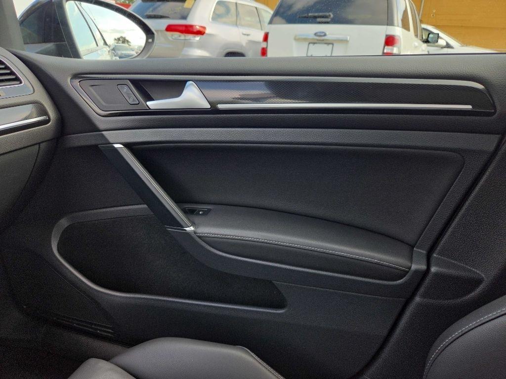 Volkswagen Golf TSI S 6A 2015