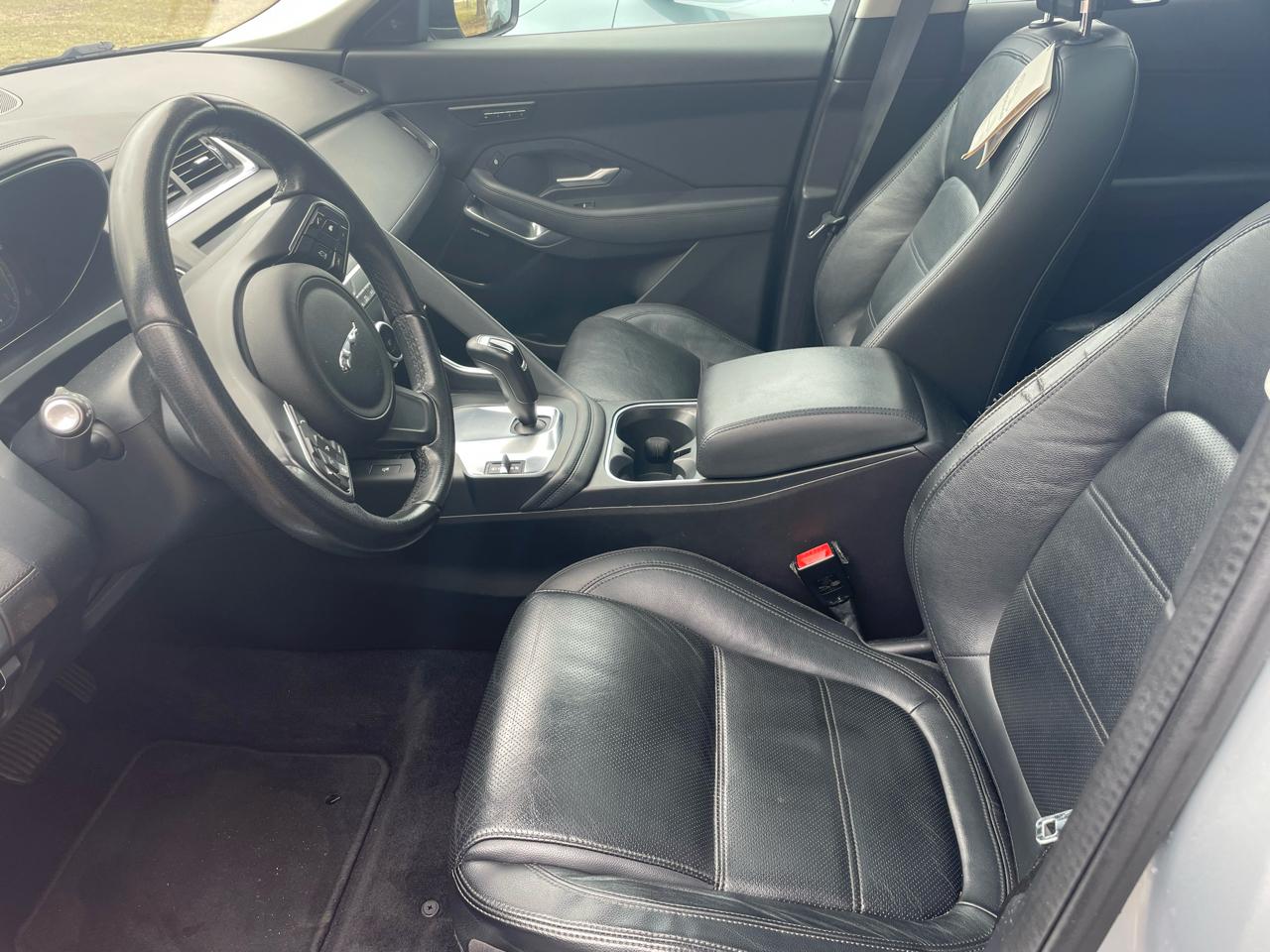 Jaguar E-Pace SE 2020