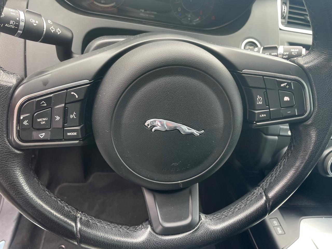 Jaguar E-Pace SE 2020