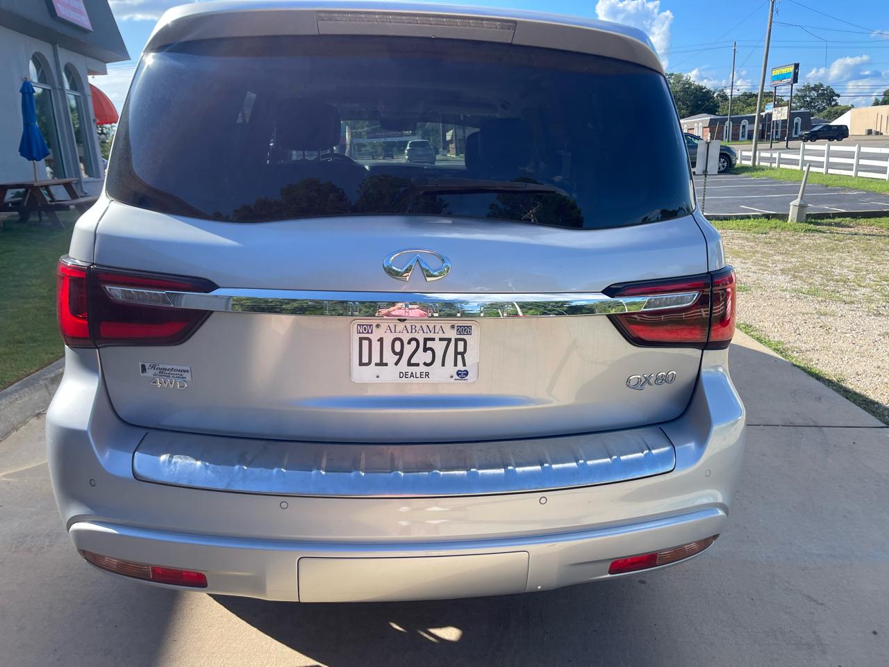 Infiniti QX80 LUXE 4WD 2021