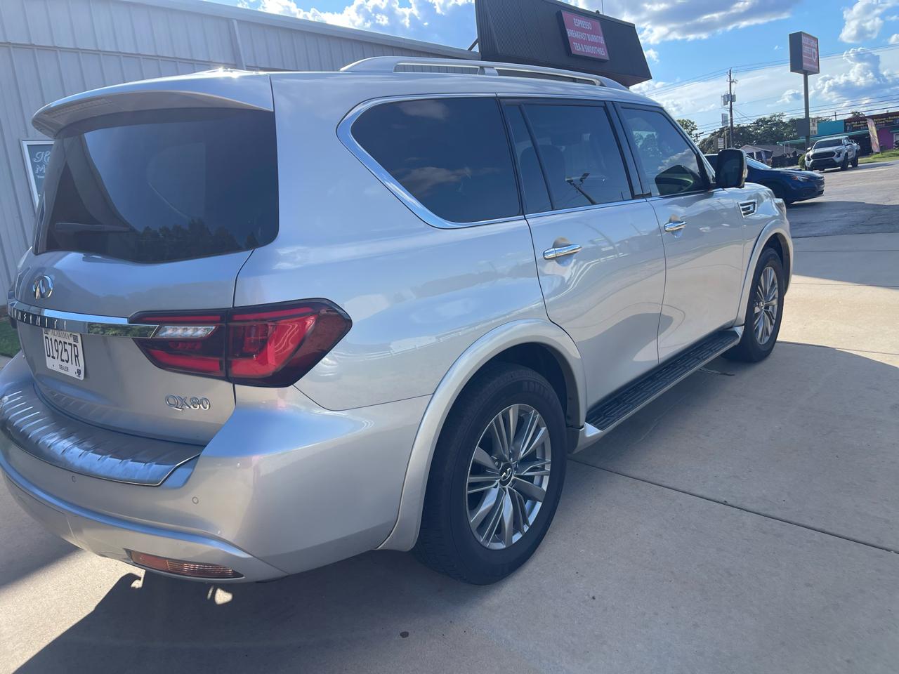 Infiniti QX80 LUXE 4WD 2021