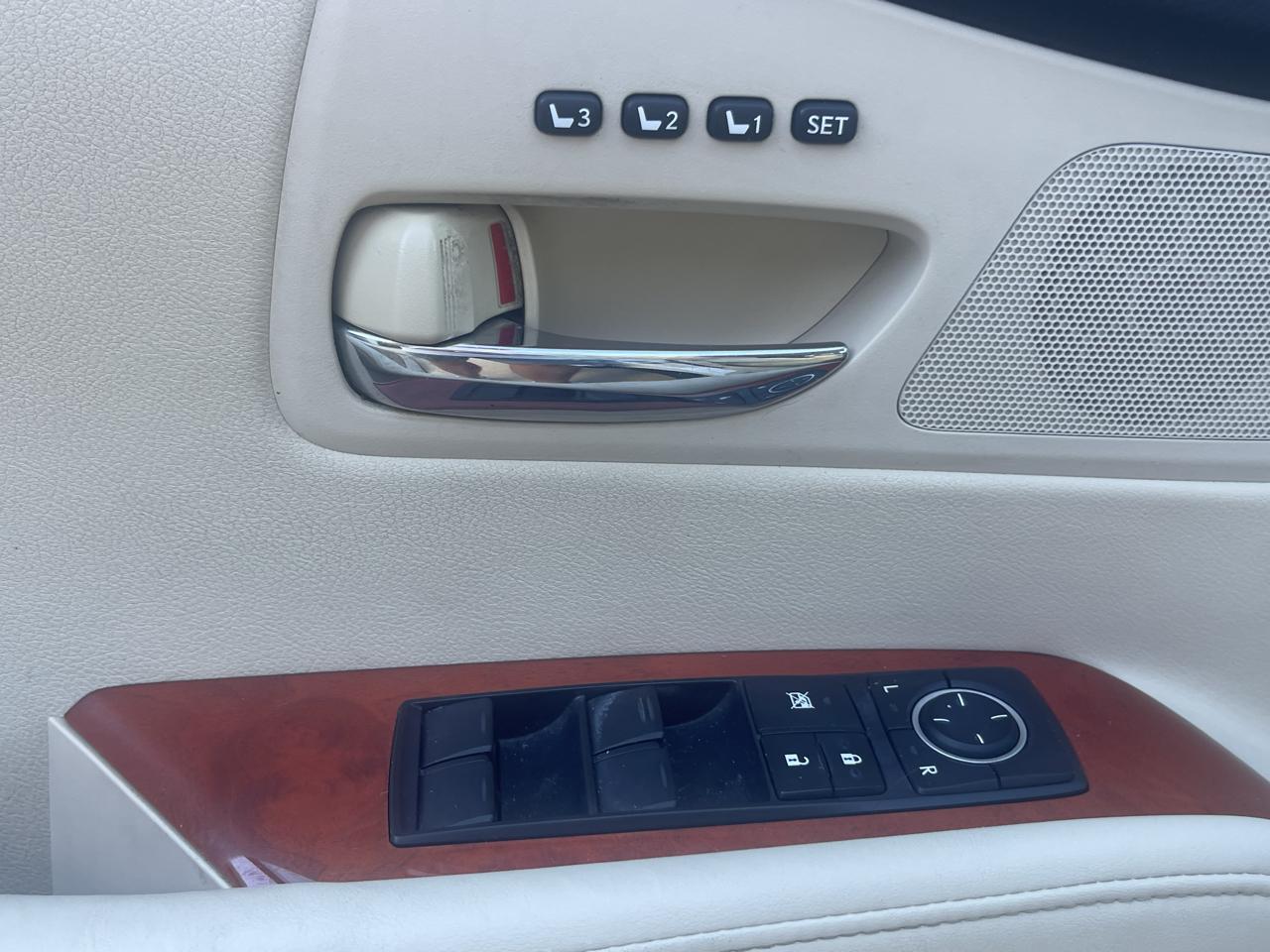 Lexus RX 350 FWD 2011