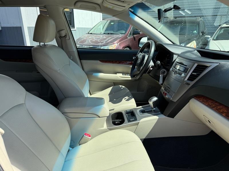Subaru Outback 4dr Wgn H6 Auto 3.6R Limited 2011