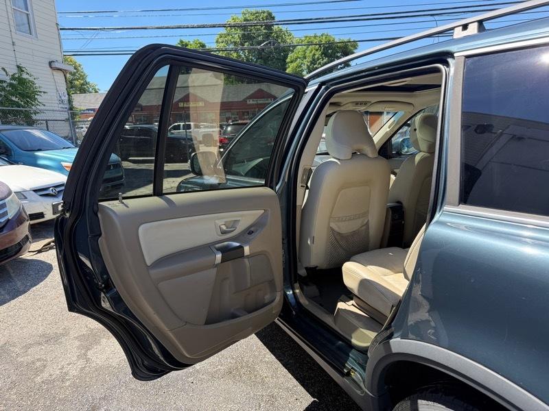 Volvo XC90 AWD 4dr I6 w/Snrf/3rd Row 2007