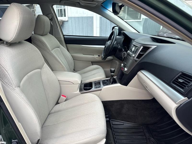 Subaru Outback 4dr Wgn H4 Man 2.5i Premium 2012