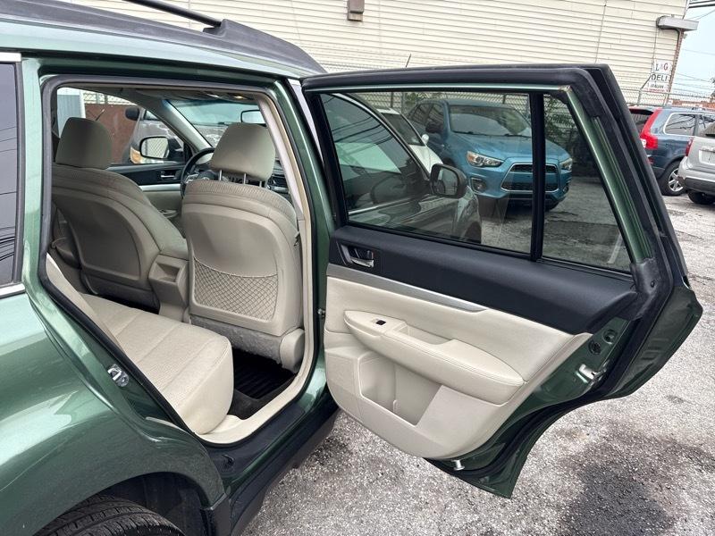 Subaru Outback 4dr Wgn H4 Man 2.5i Premium 2012