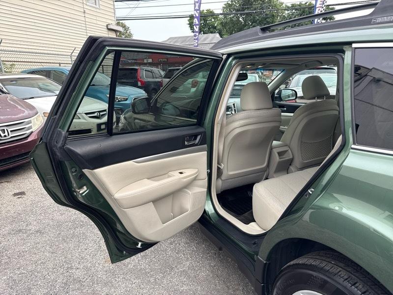 Subaru Outback 4dr Wgn H4 Man 2.5i Premium 2012