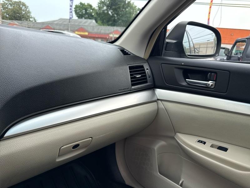 Subaru Outback 4dr Wgn H4 Man 2.5i Premium 2012