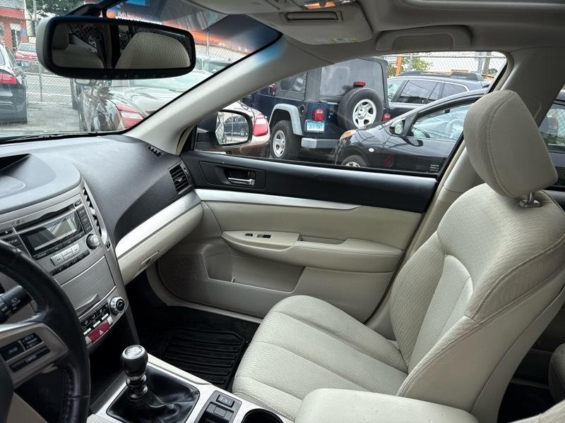 Subaru Outback 4dr Wgn H4 Man 2.5i Premium 2012