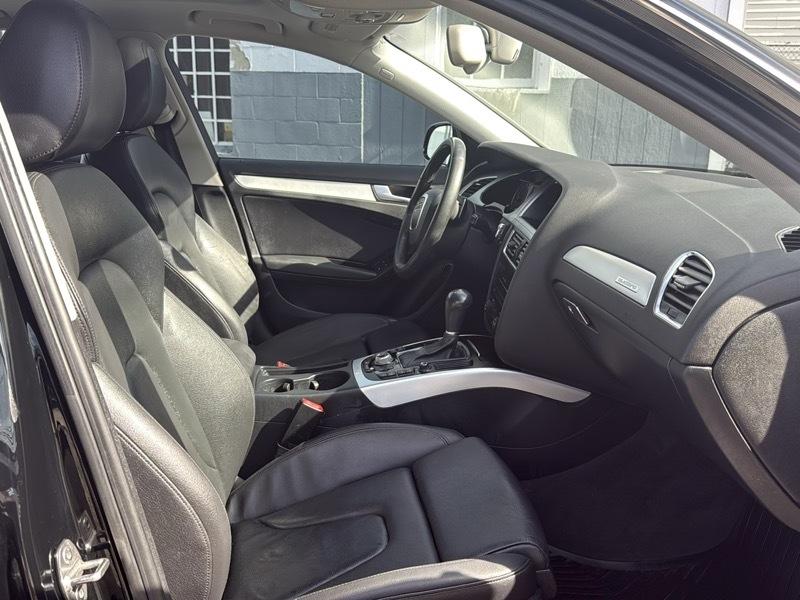 Audi A4 4dr Sdn Auto quattro 2.0T Premium Plus 2012