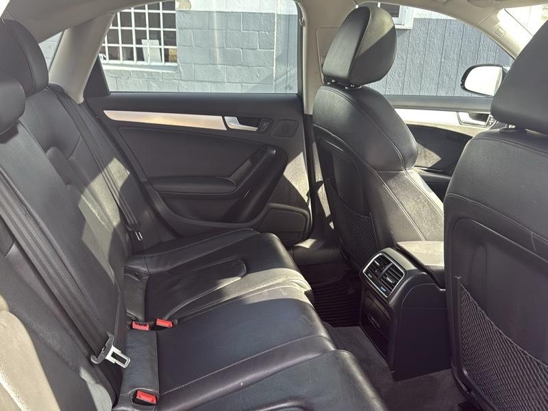 Audi A4 4dr Sdn Auto quattro 2.0T Premium Plus 2012