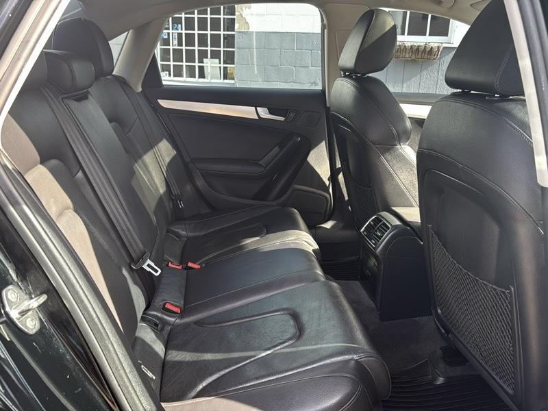 Audi A4 4dr Sdn Auto quattro 2.0T Premium Plus 2012