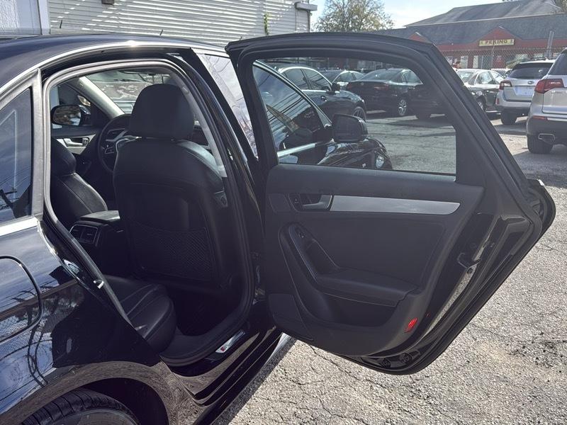 Audi A4 4dr Sdn Auto quattro 2.0T Premium Plus 2012