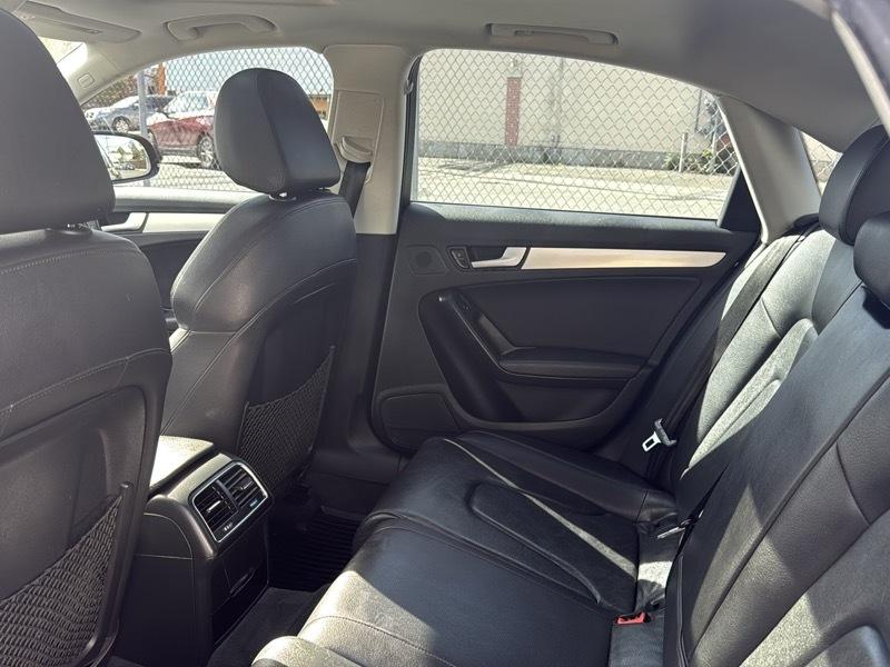 Audi A4 4dr Sdn Auto quattro 2.0T Premium Plus 2012