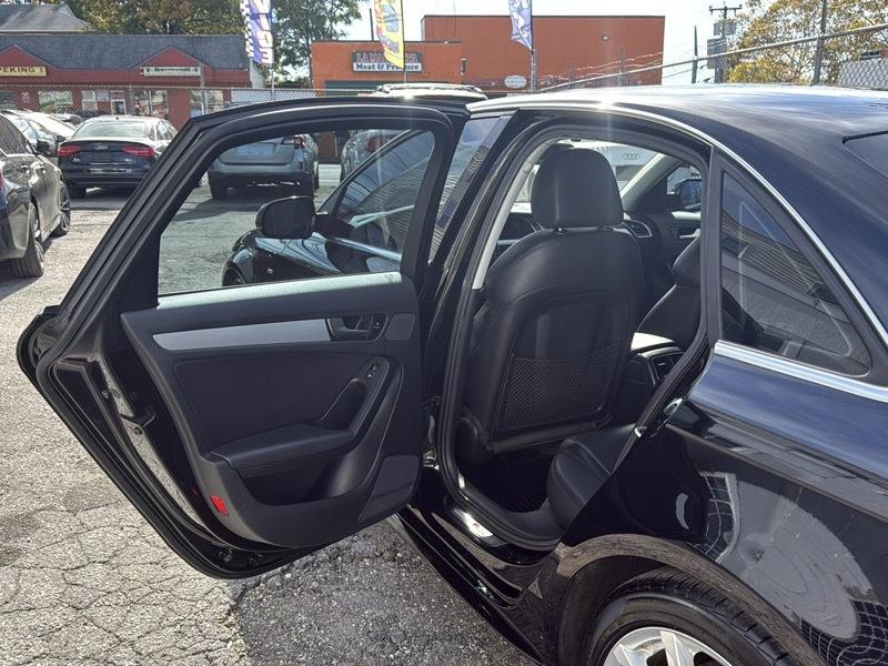Audi A4 4dr Sdn Auto quattro 2.0T Premium Plus 2012