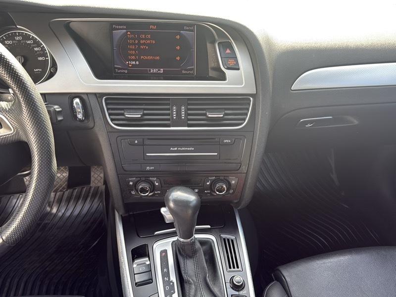 Audi A4 4dr Sdn Auto quattro 2.0T Premium Plus 2012