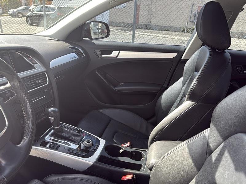 Audi A4 4dr Sdn Auto quattro 2.0T Premium Plus 2012