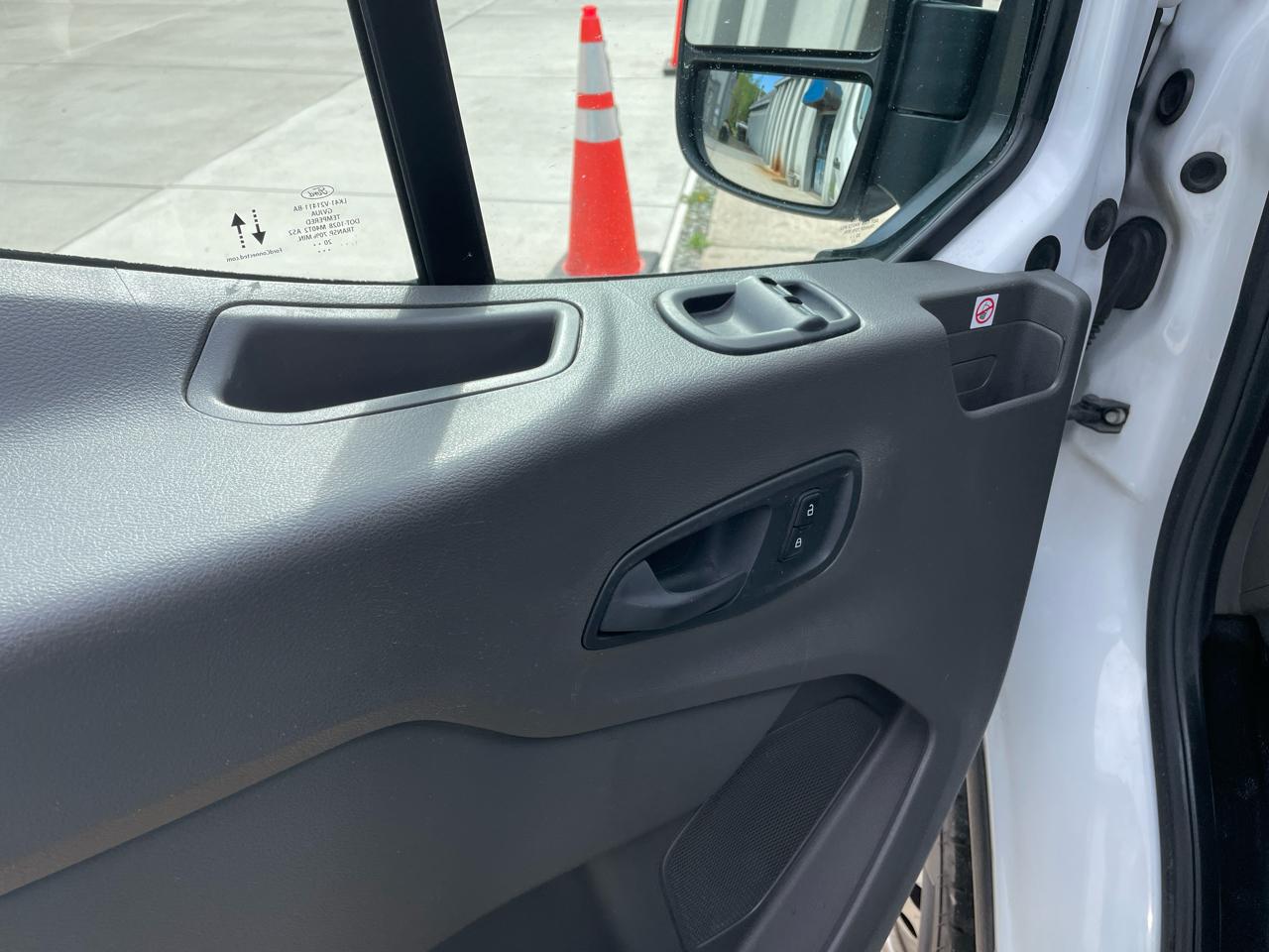Ford Transit 250 Van Med. Roof w/Sliding Pass. 148-in. WB 2020