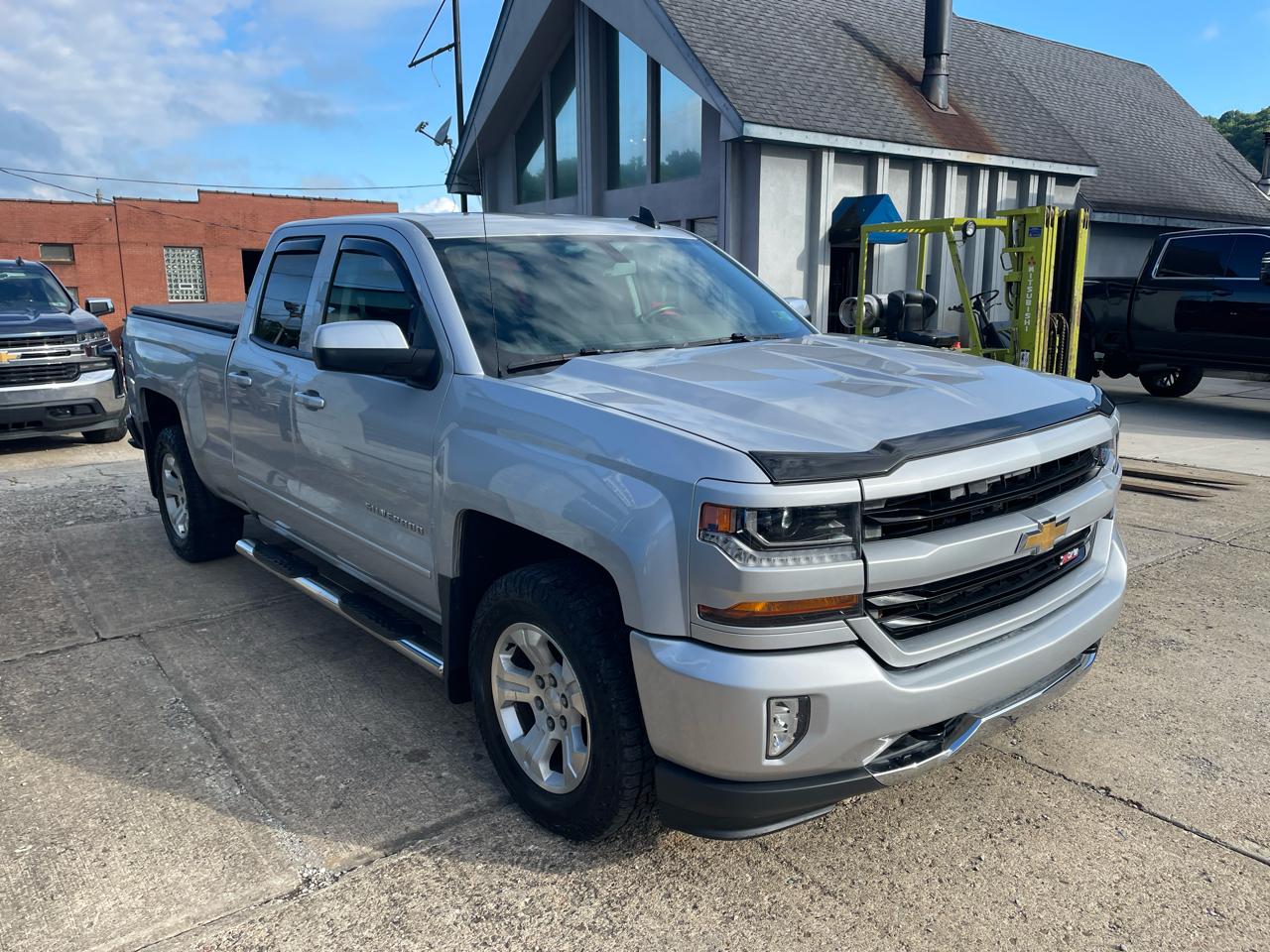 Chevrolet Silverado 1500 LT Z71 Crew Cab 4WD 2017