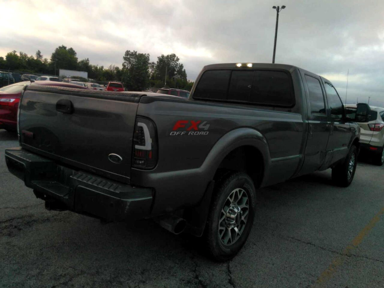 Ford F-350 SD Lariat Crew Cab 4WD 2005 Ford F-350 SD Lariat Crew Cab 4WD 2005