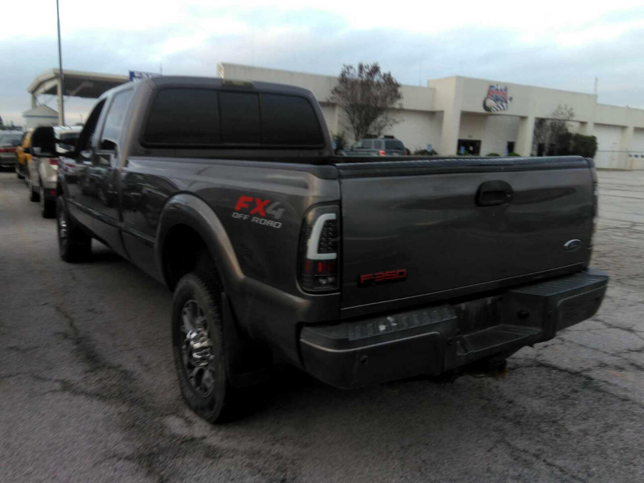 Ford F-350 SD Lariat Crew Cab 4WD 2005 Ford F-350 SD Lariat Crew Cab 4WD 2005