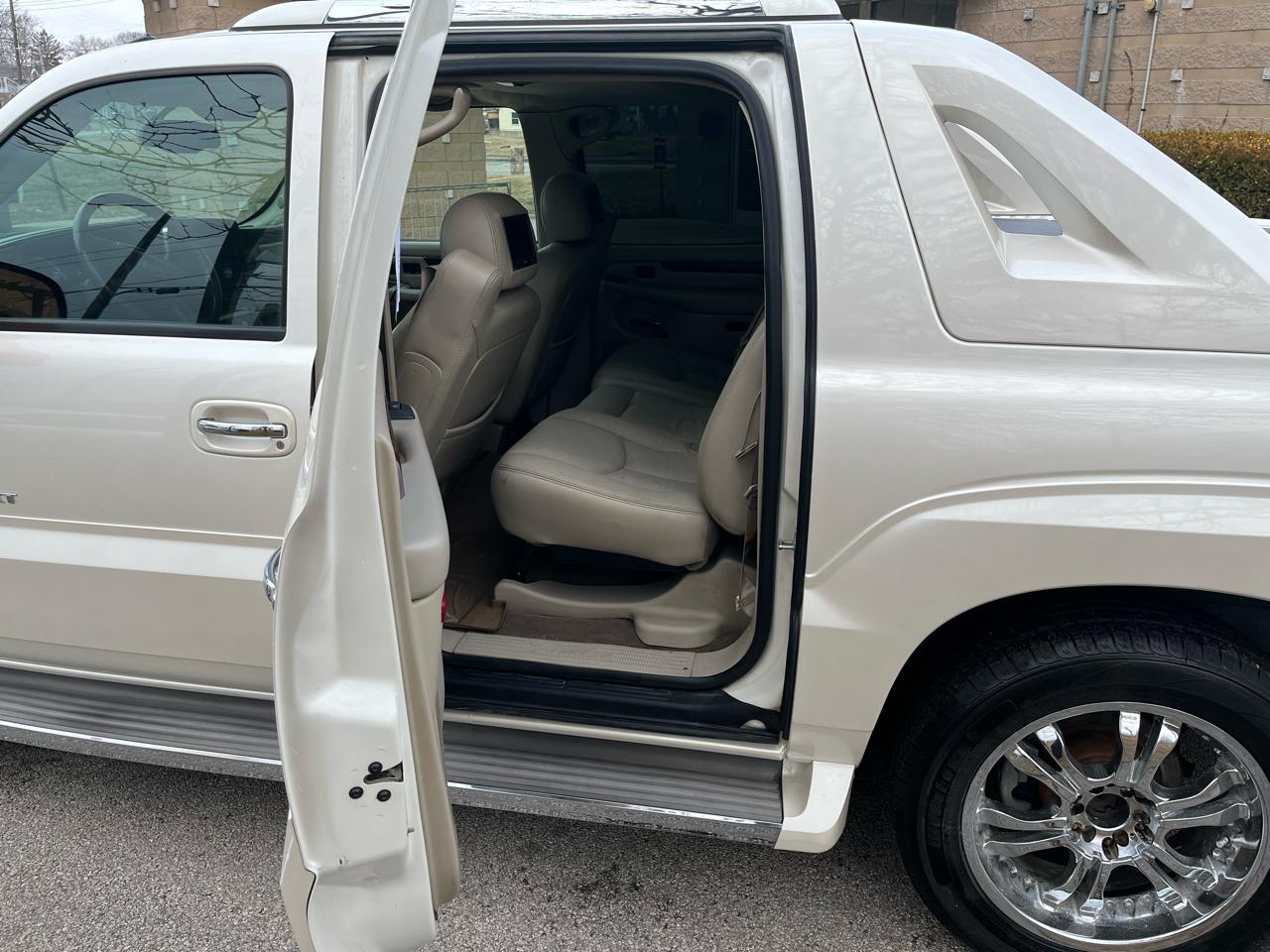 Cadillac Escalade EXT Sport Utility Truck 2005