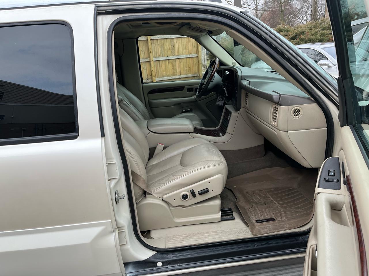 Cadillac Escalade EXT Sport Utility Truck 2005