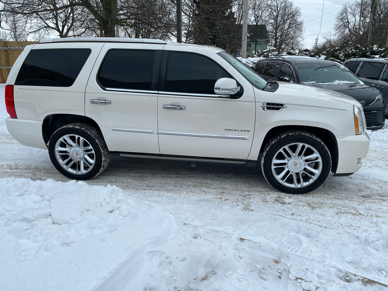Cadillac Escalade 2WD Platinum 2013