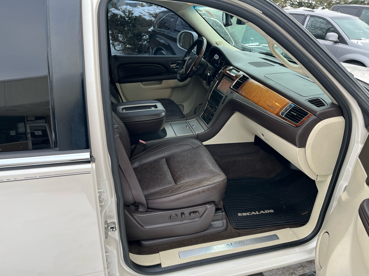 Cadillac Escalade 2WD Platinum 2013