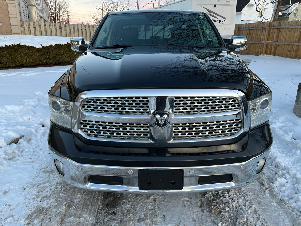 RAM 1500 Laramie Crew Cab SWB 4WD 2015