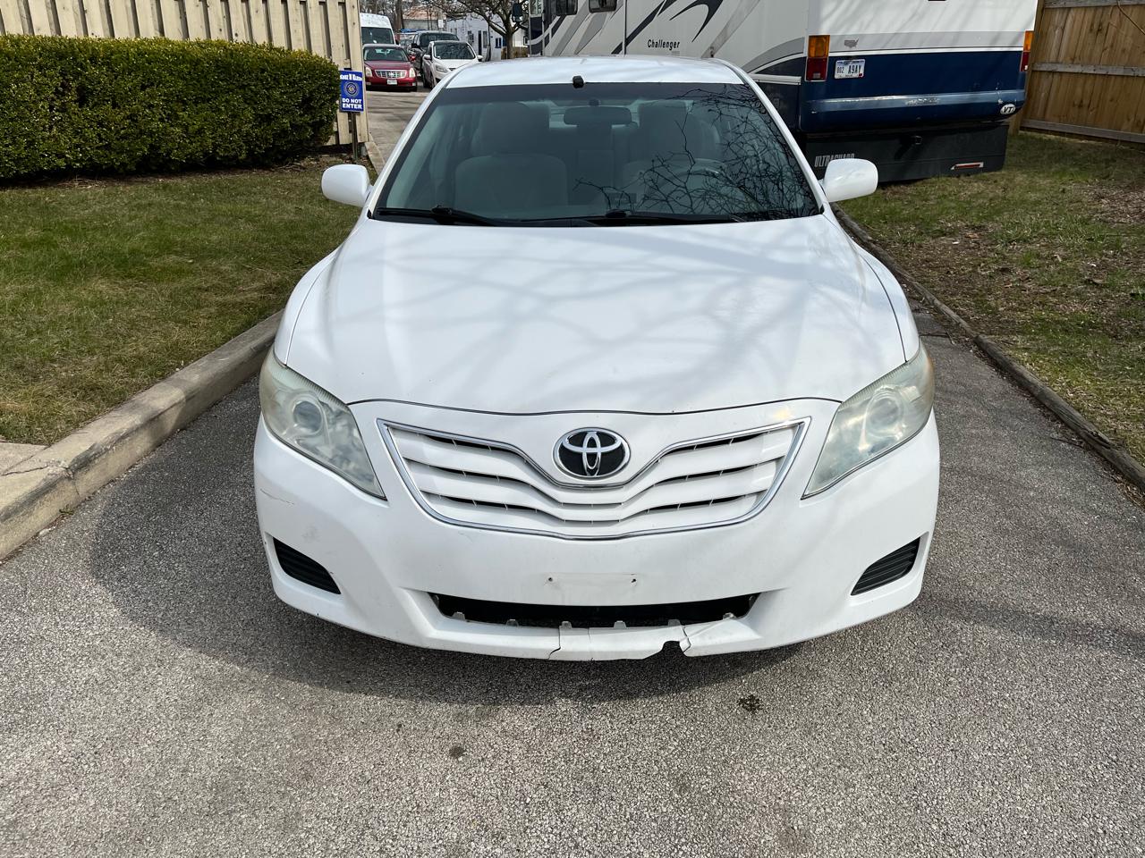 Toyota Camry Base 6-Spd AT 2011