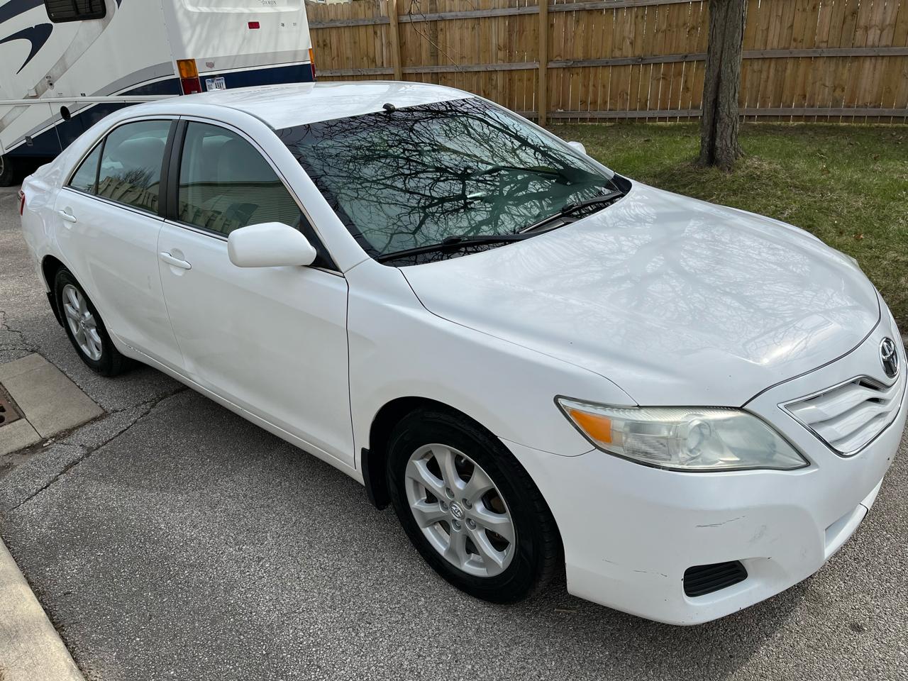 Toyota Camry Base 6-Spd AT 2011