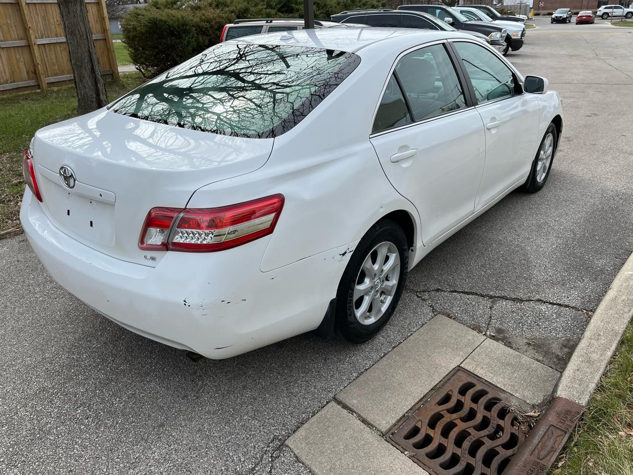 Toyota Camry Base 6-Spd AT 2011