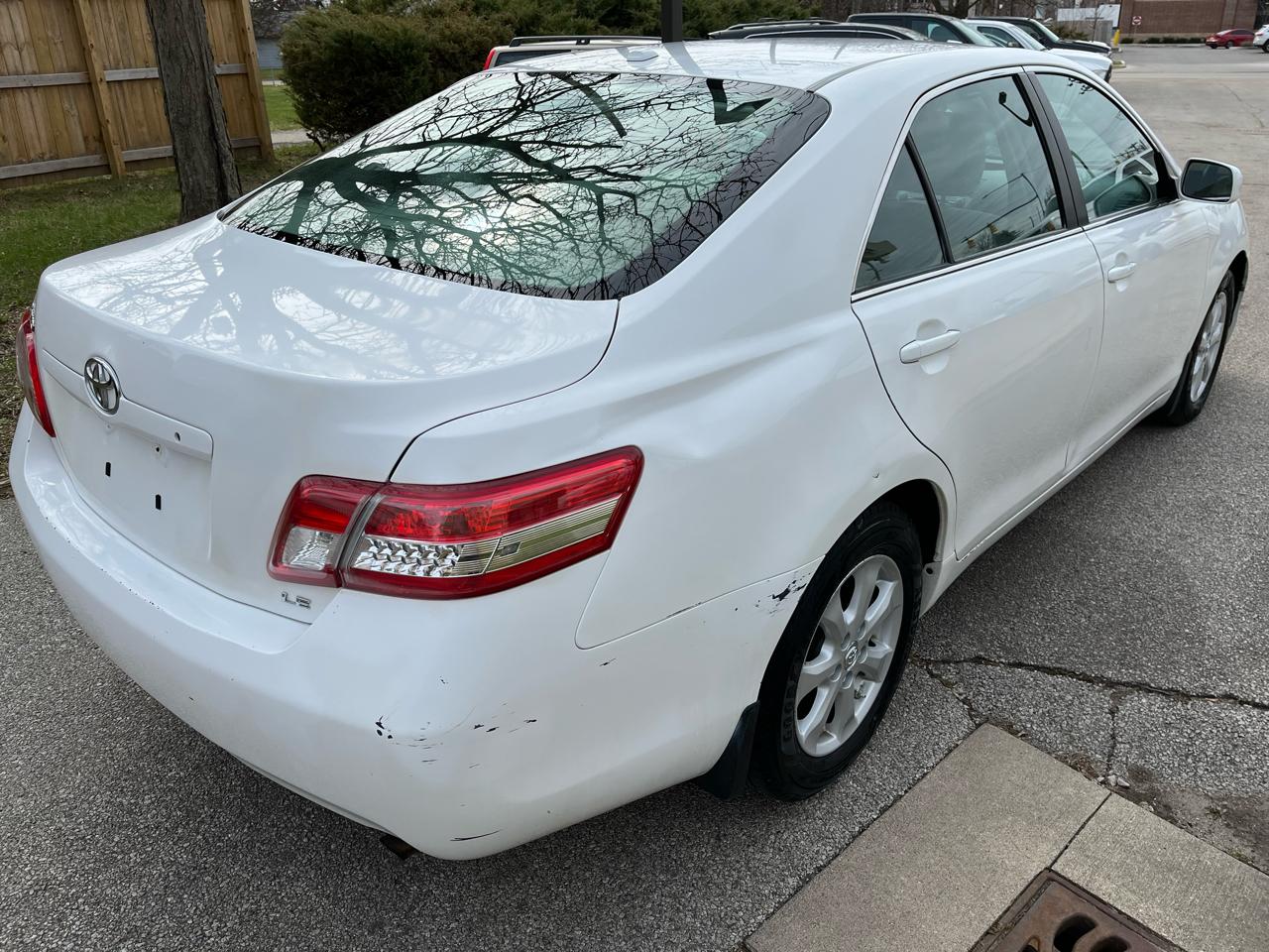 Toyota Camry Base 6-Spd AT 2011