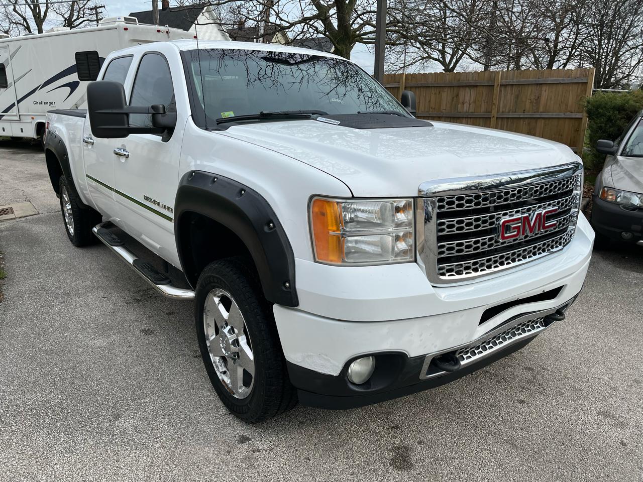 GMC Sierra 2500HD Denali Crew Cab 4WD 2011