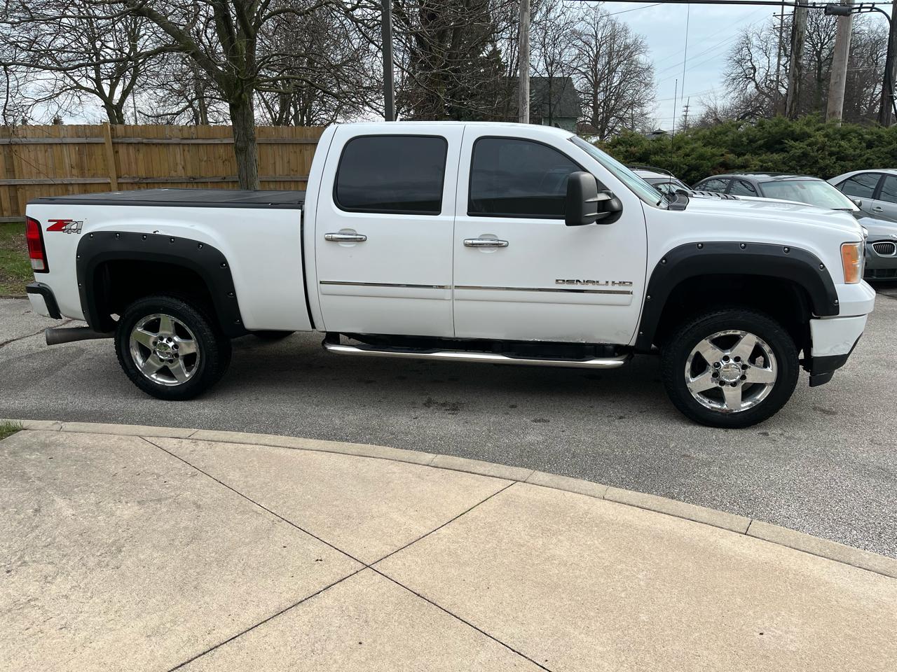 GMC Sierra 2500HD Denali Crew Cab 4WD 2011