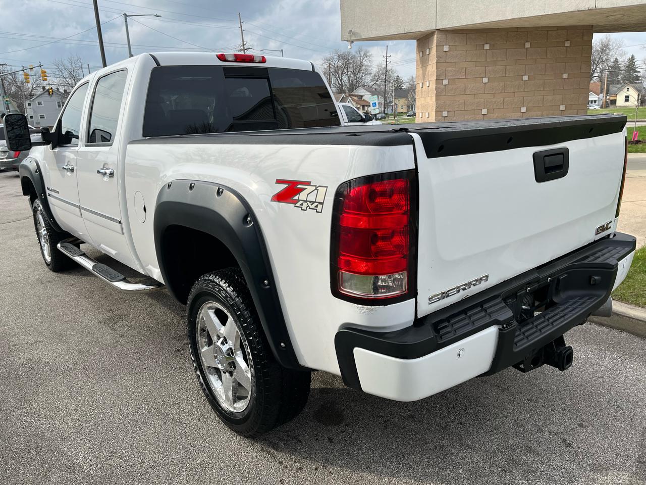 GMC Sierra 2500HD Denali Crew Cab 4WD 2011