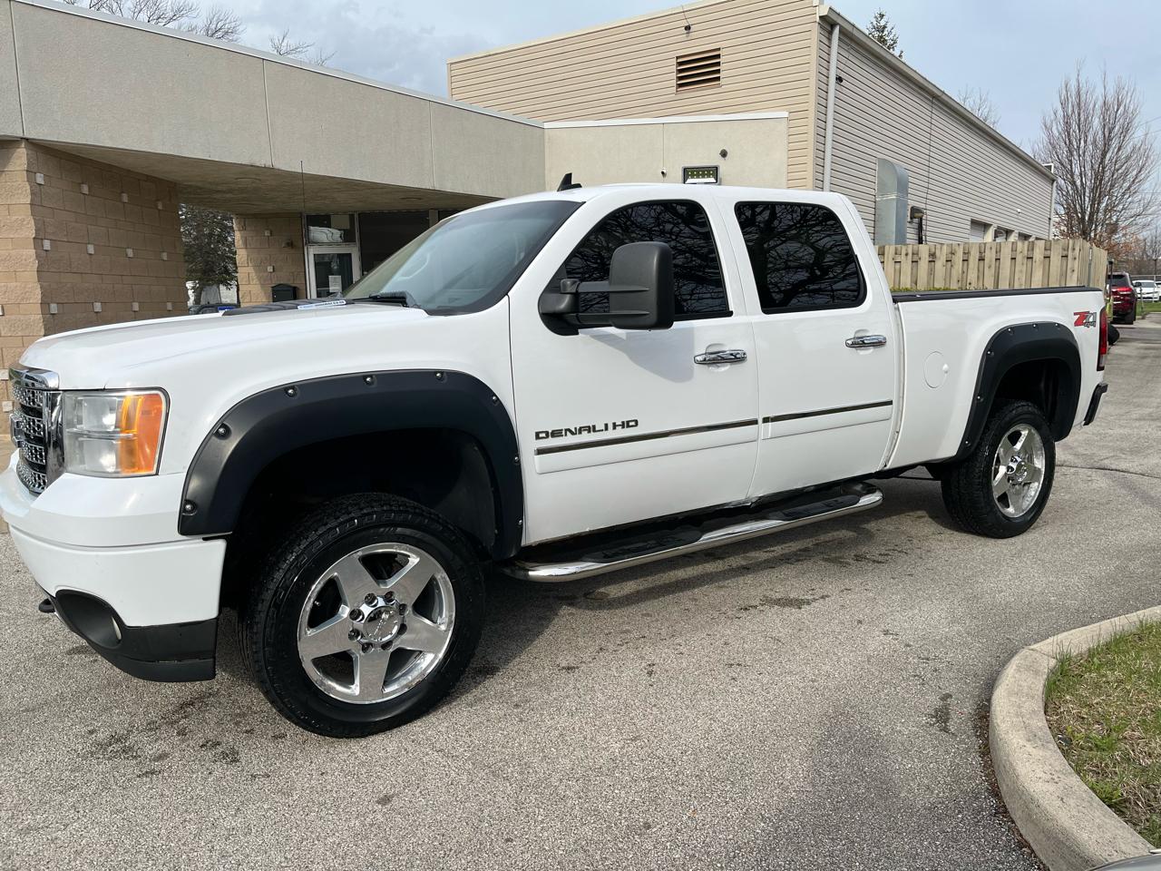 GMC Sierra 2500HD Denali Crew Cab 4WD 2011