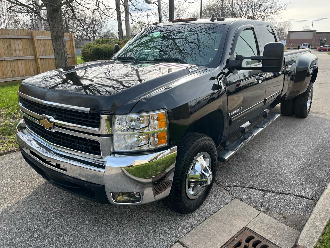 2009 Chevrolet Silverado 3500HD LTZ Crew Cab DRW 4WD